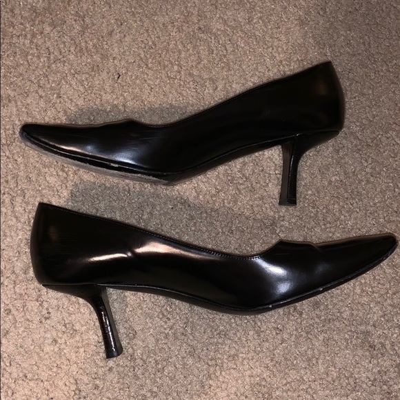 Prada shoes size 37 1/2 - Picture 2 of 8